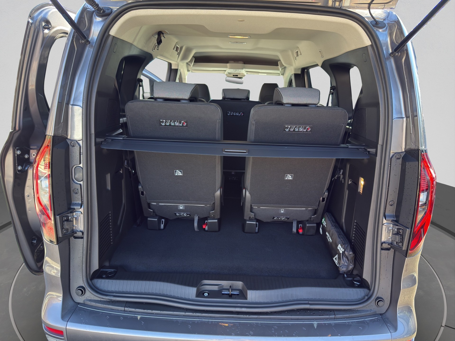 RENAULT Grand Kangoo 1.3 TCe 130 PF Techno EDC-image-13