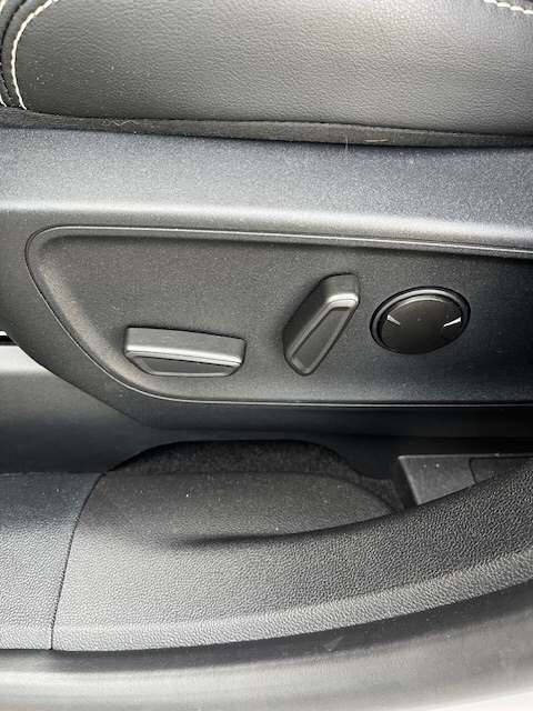 FORD Kuga 2.5 Hybrid Vignale 4x4-image-23