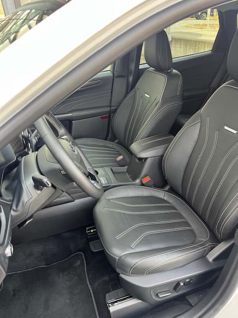 FORD Kuga 2.5 Hybrid Vignale 4x4-image-24