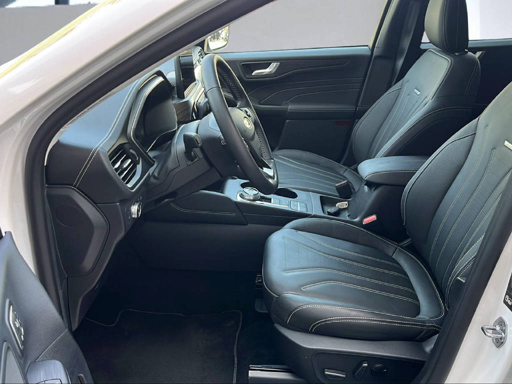 FORD Kuga 2.5 Hybrid Vignale 4x4-image-19