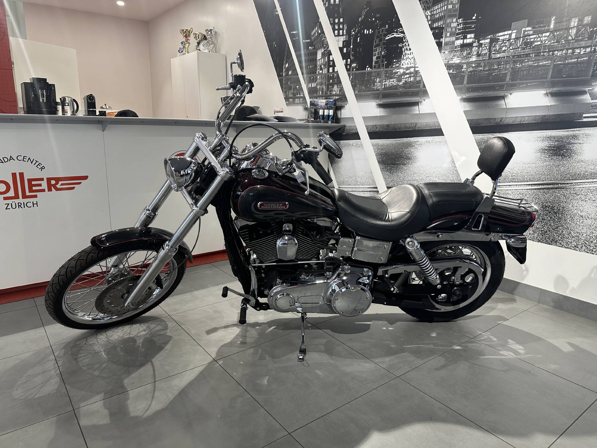HARLEY-DAVIDSON Dyna FXDWGI | 9’460 km | Top Zustand | Chopper-image-1