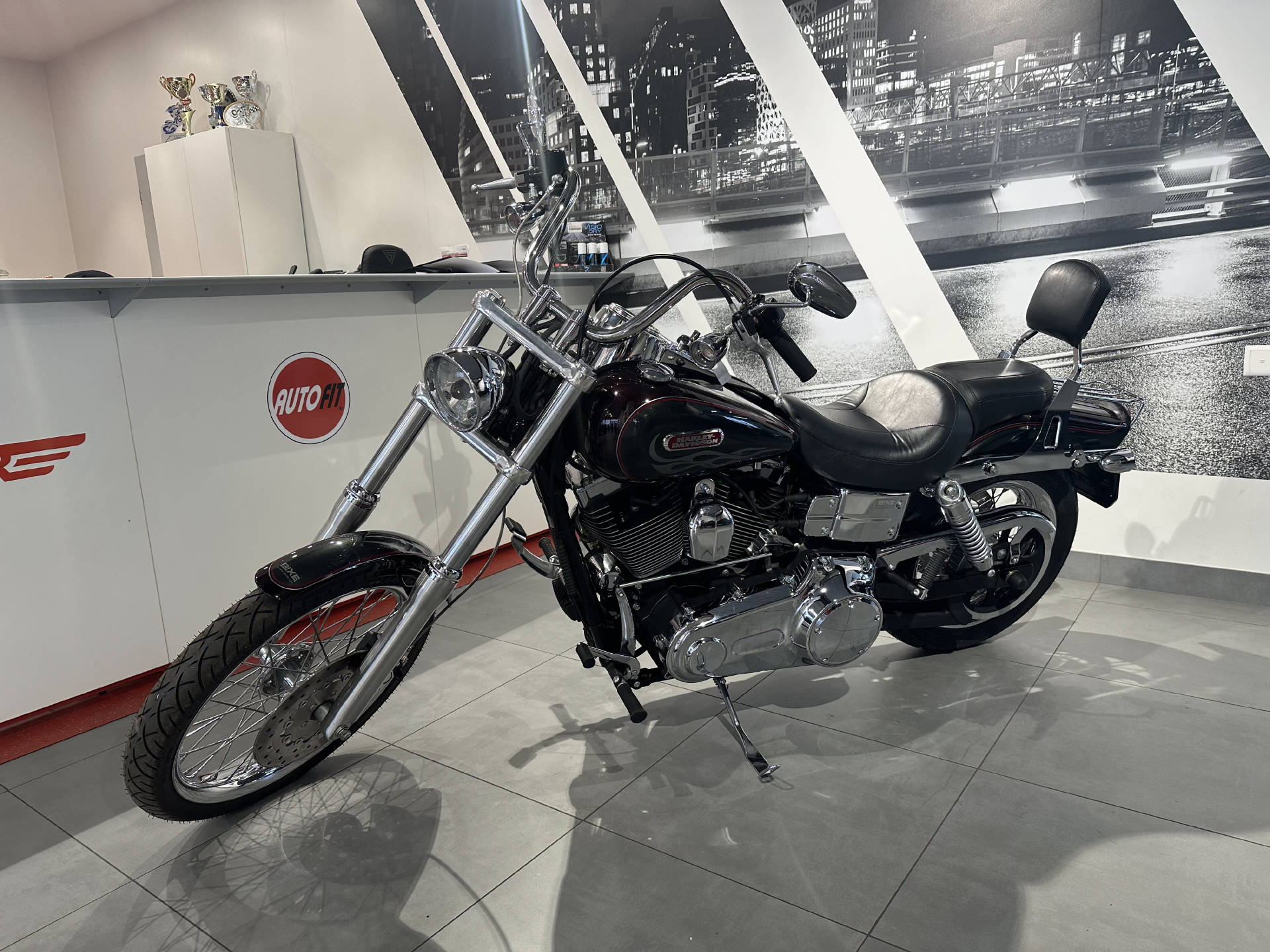 HARLEY-DAVIDSON Dyna FXDWGI | 9’460 km | Top Zustand | Chopper-image-0