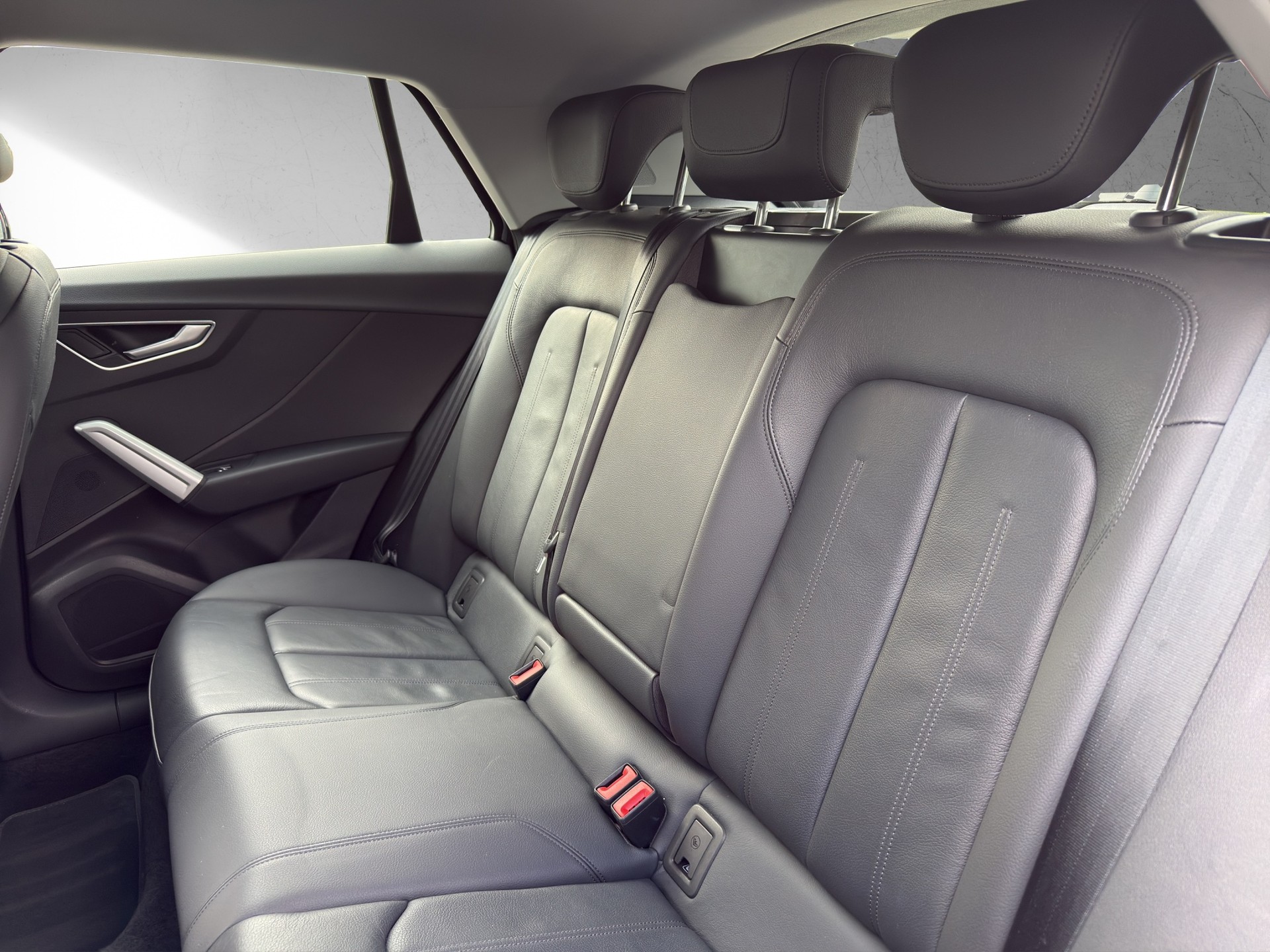 AUDI Q2 35 TDI S line quattro S-tronic-image-9