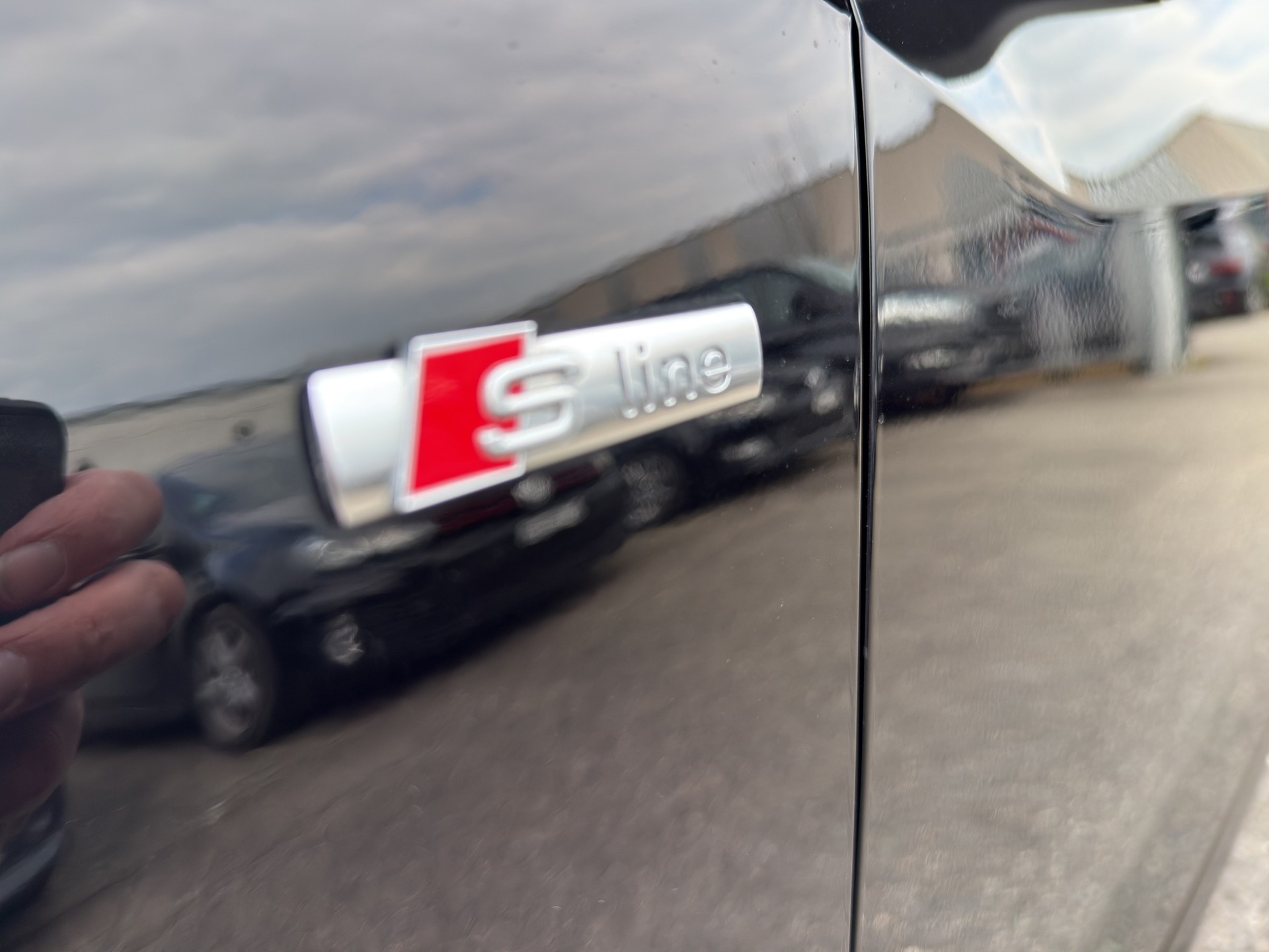AUDI Q2 35 TDI S line quattro S-tronic-image-13