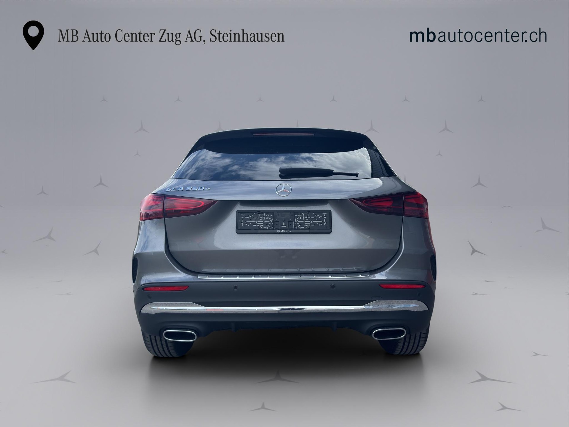 MERCEDES-BENZ GLA 250 e EQ Star AMG Line-image-4