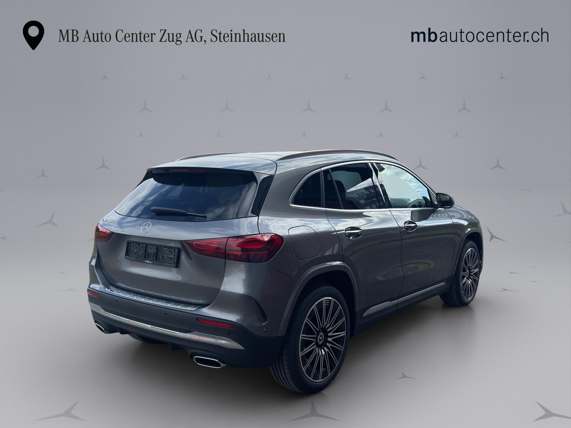 MERCEDES-BENZ GLA 250 e EQ Star AMG Line-image-5