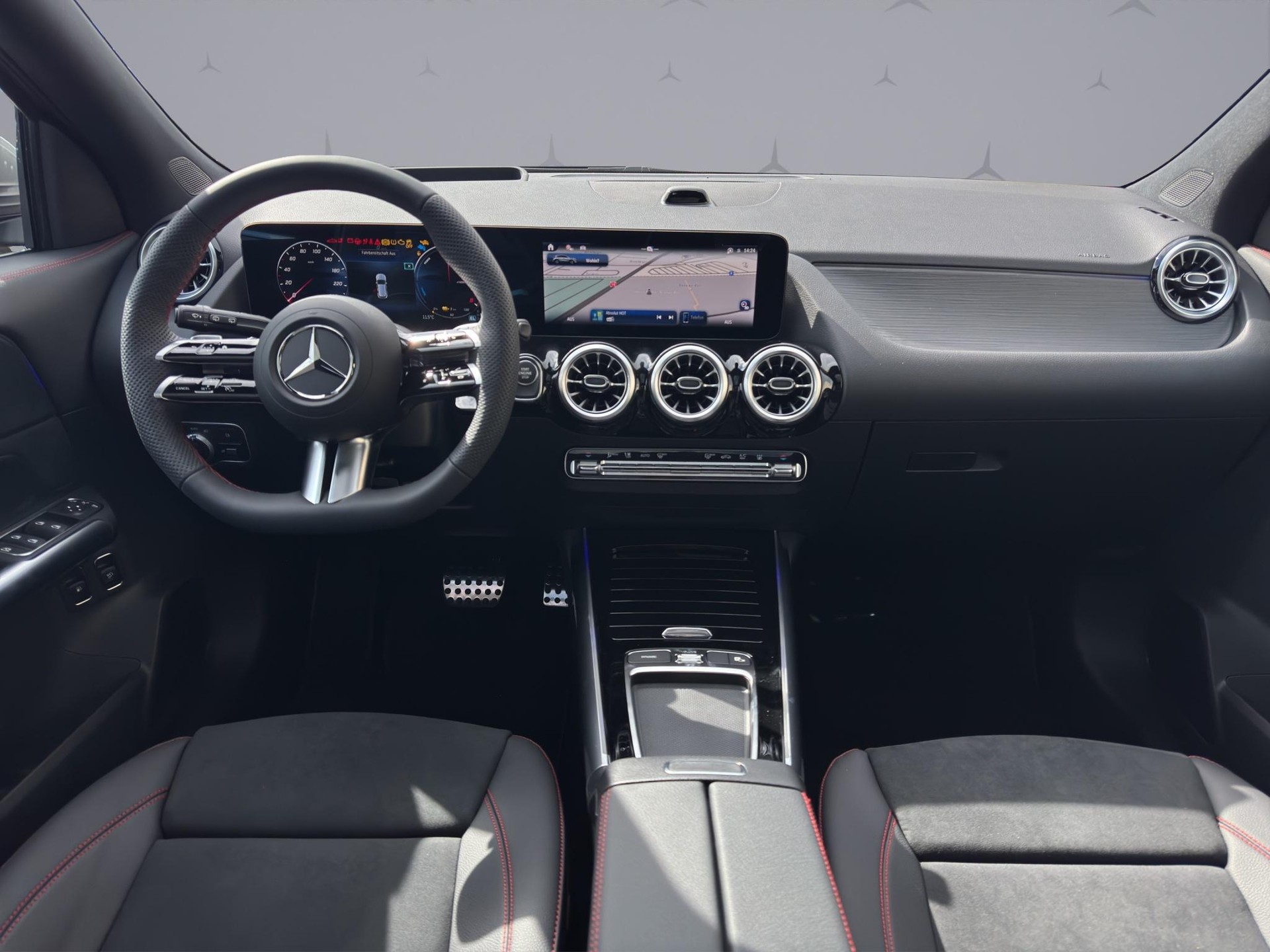 MERCEDES-BENZ GLA 250 e EQ Star AMG Line-image-13