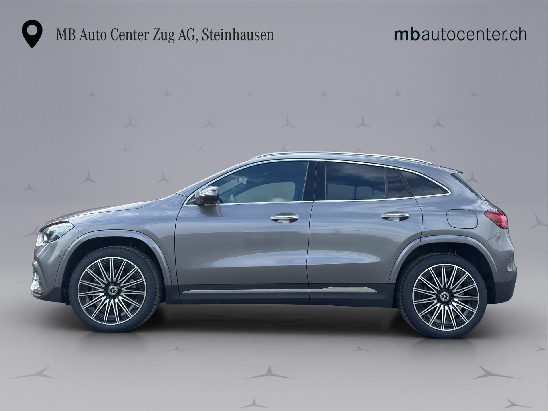 MERCEDES-BENZ GLA 250 e EQ Star AMG Line-showroom-element-1