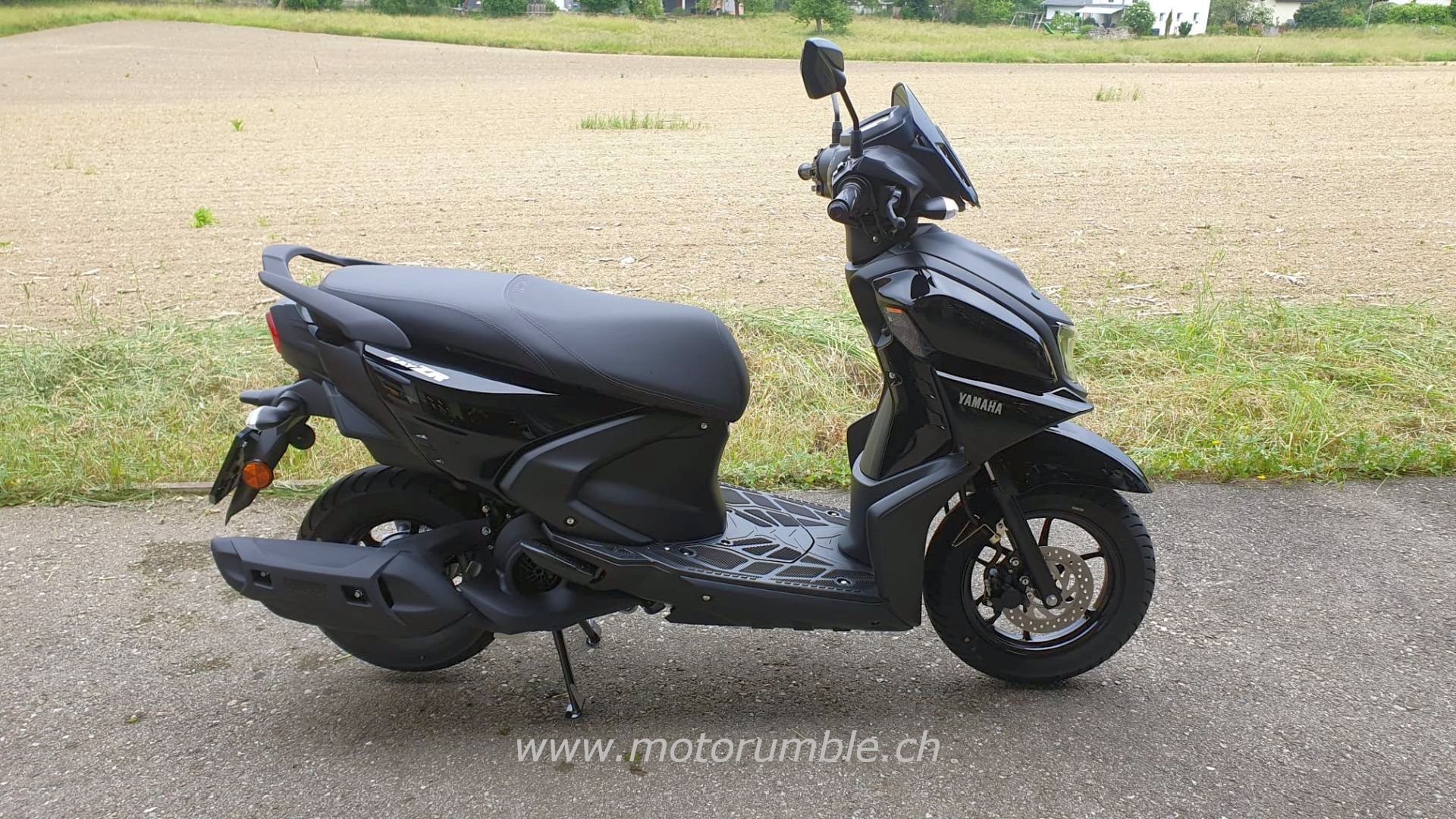 YAMAHA LCG125 RAYZR-image-0