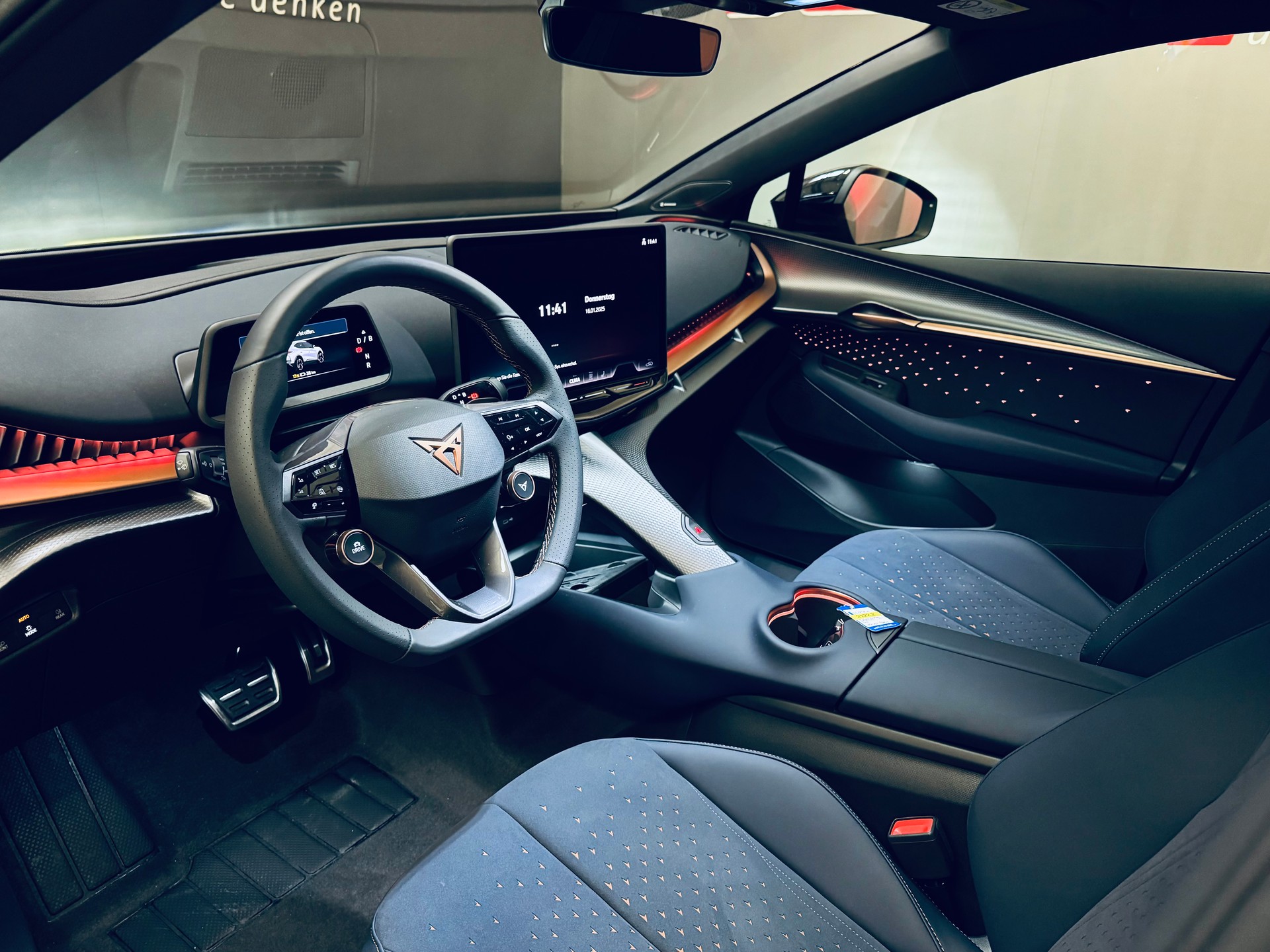 CUPRA Tavascan Type 9 77 kWh VZ Adrenaline-image-17