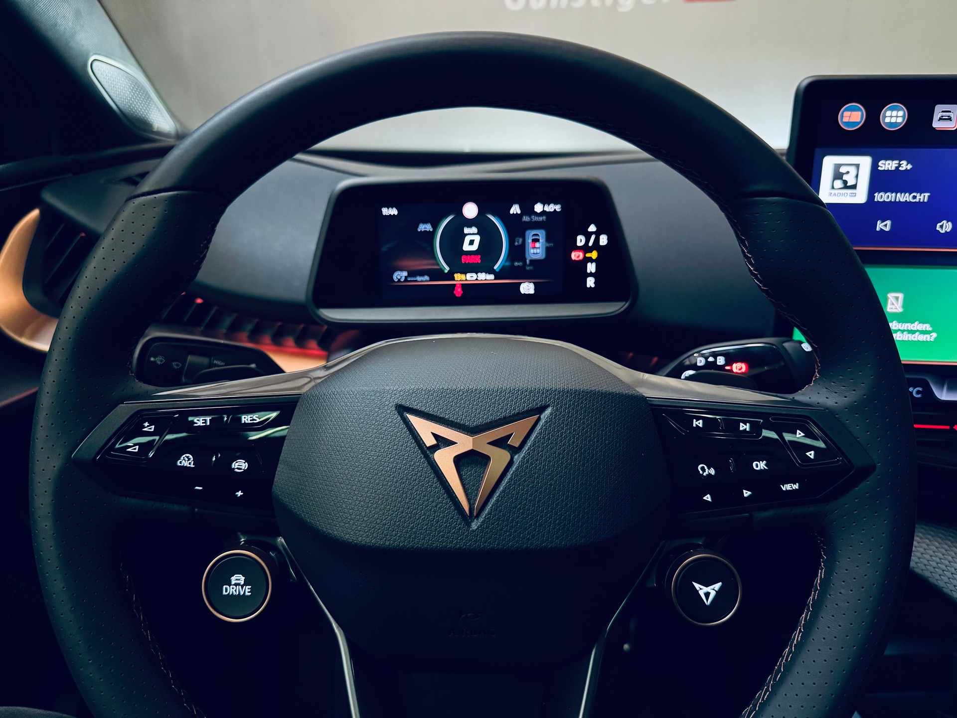 CUPRA Tavascan Type 9 77 kWh VZ Adrenaline-image-28