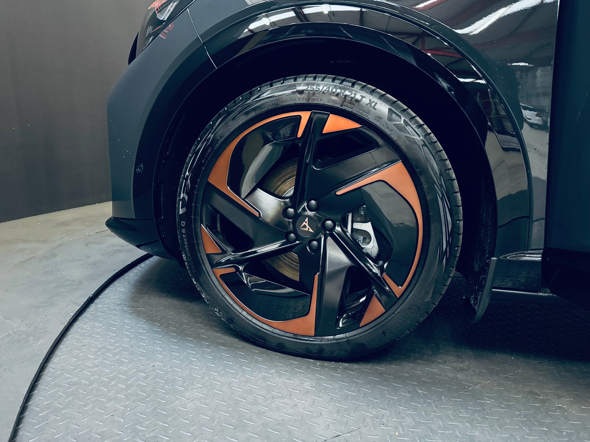 CUPRA Tavascan Type 9 77 kWh VZ Adrenaline-image-11