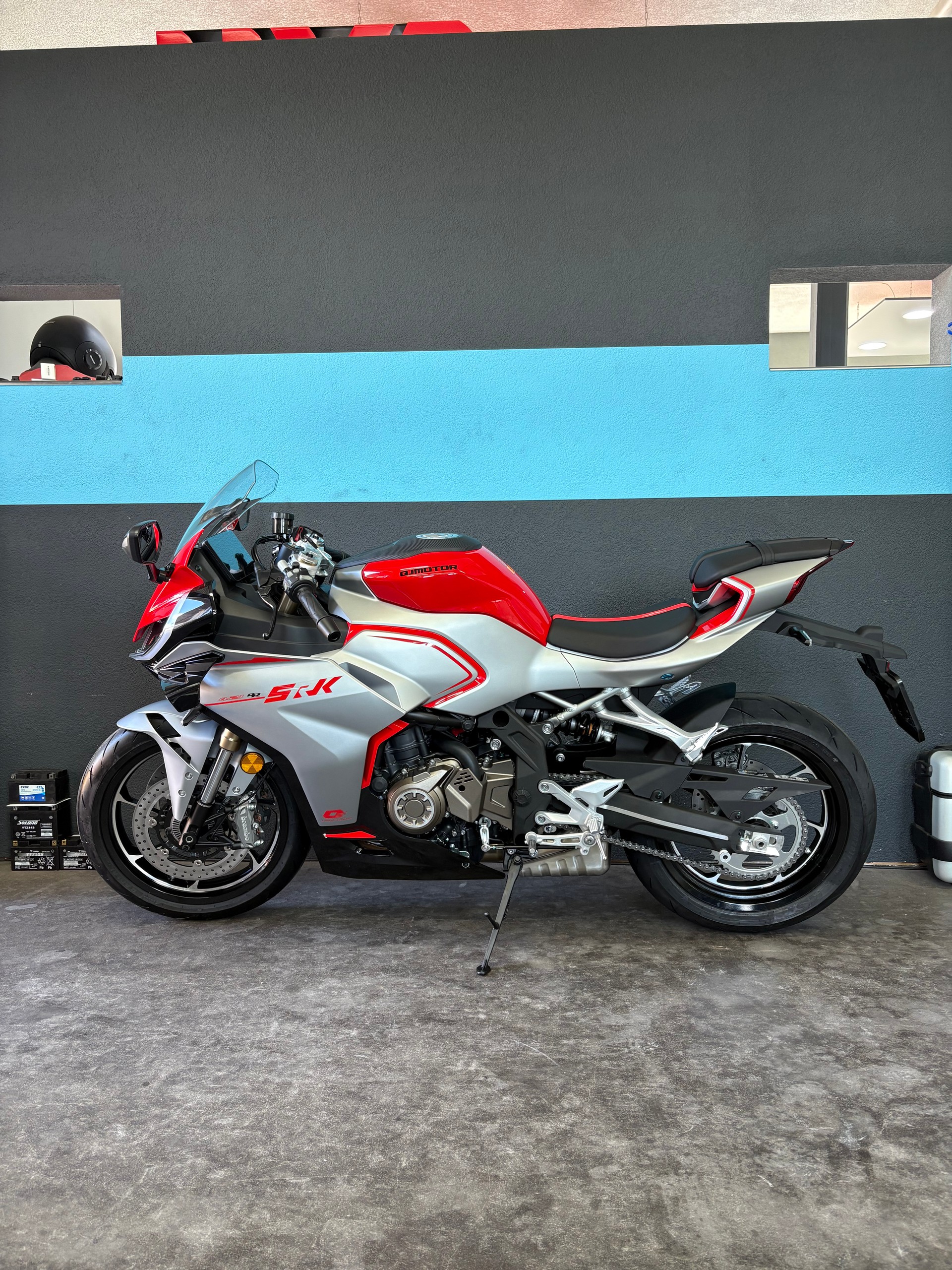 QJ 421RR-image-3