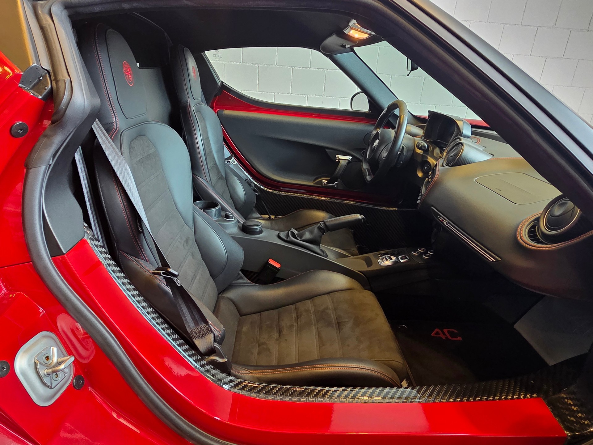 ALFA ROMEO 4C 1750 TBi-image-15