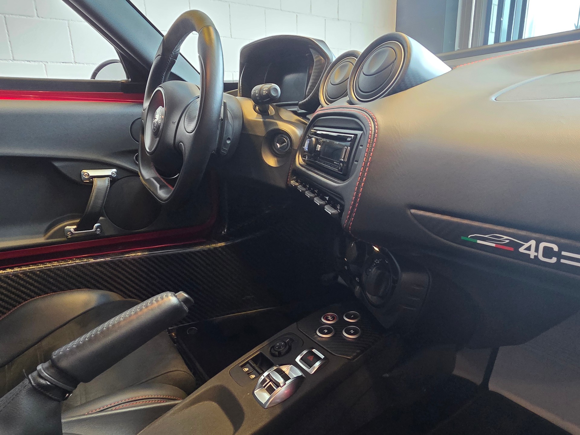 ALFA ROMEO 4C 1750 TBi-image-18