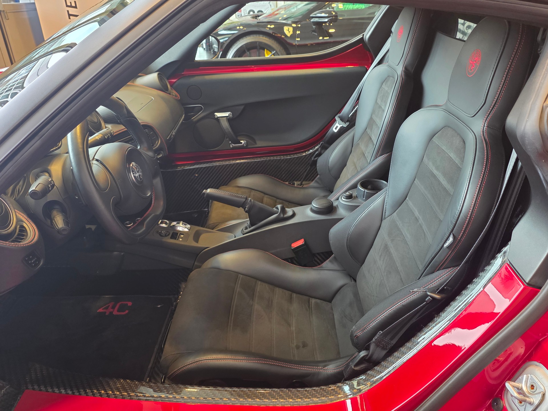 ALFA ROMEO 4C 1750 TBi-image-11