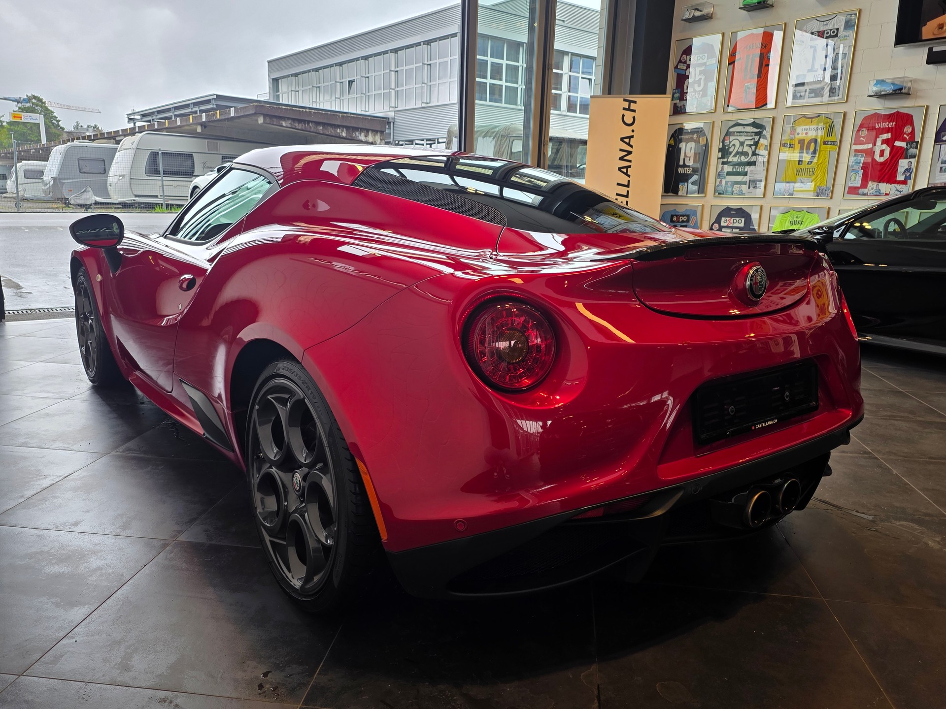 ALFA ROMEO 4C 1750 TBi-showroom-element-3