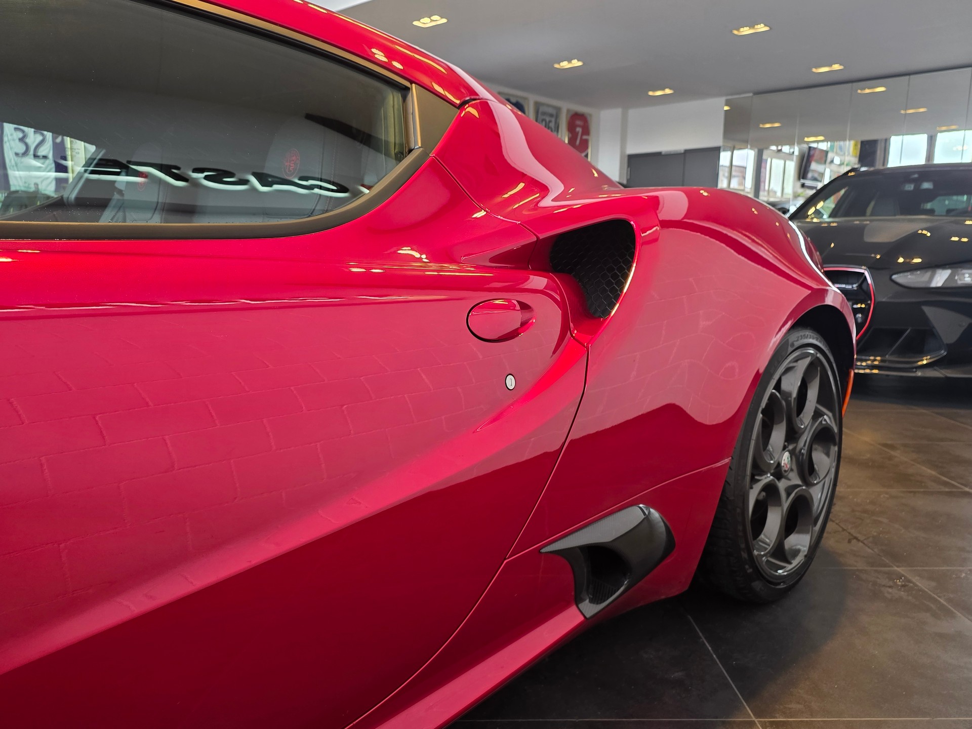 ALFA ROMEO 4C 1750 TBi-image-7