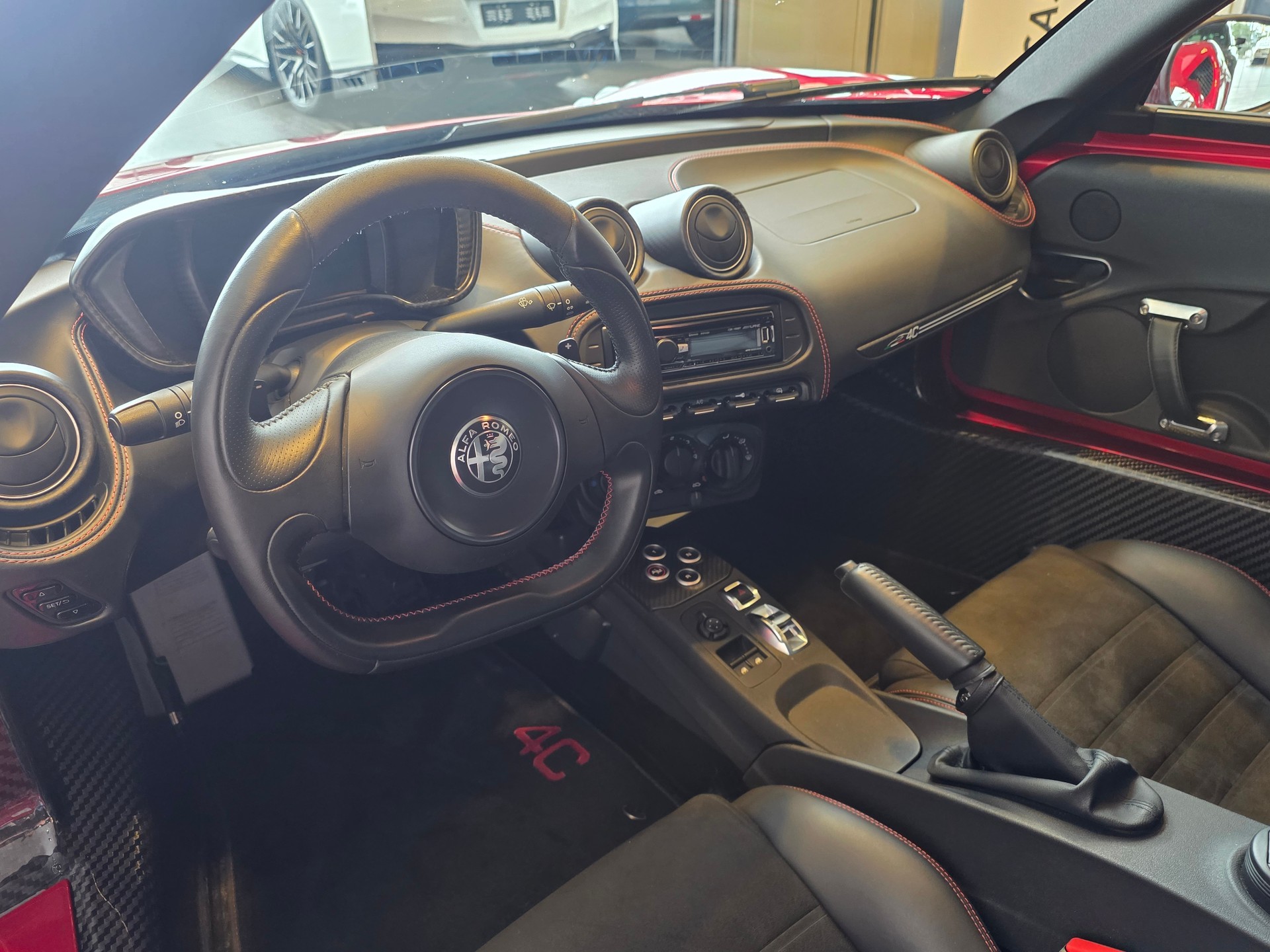 ALFA ROMEO 4C 1750 TBi-image-13