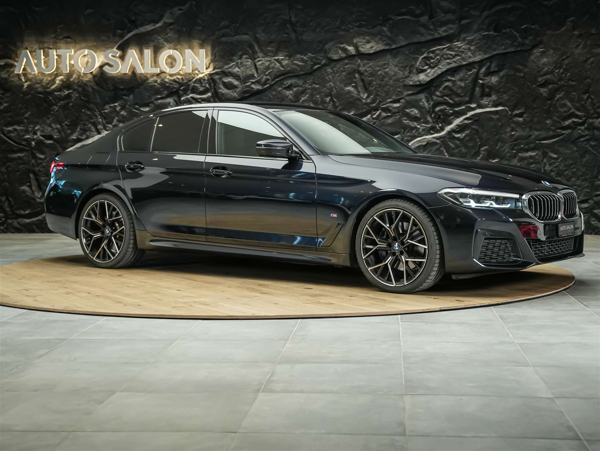 BMW 530i xDrive M Sport Steptronic *20" Felgen*Head-Up*Leder*-image-6
