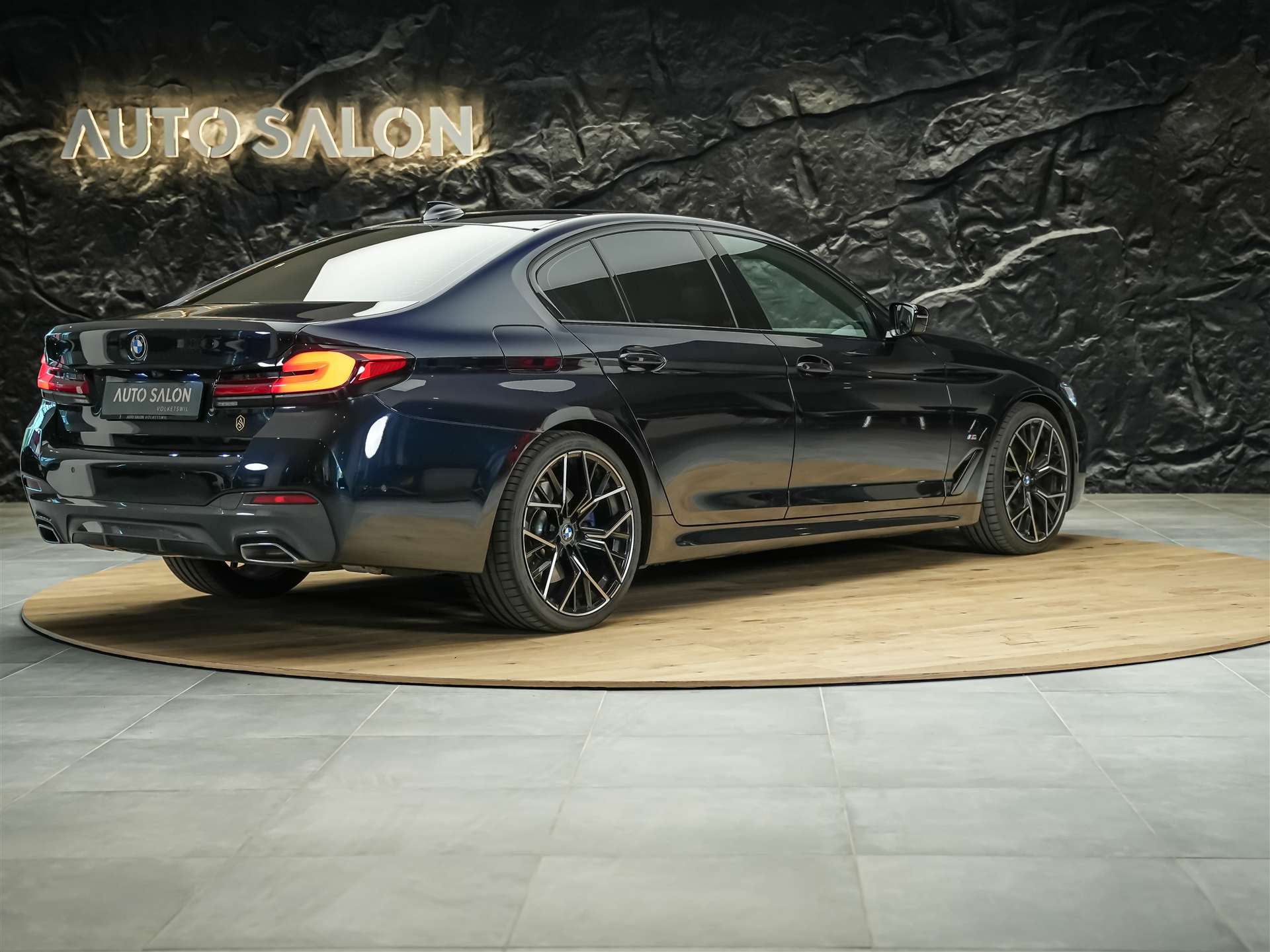 BMW 530i xDrive M Sport Steptronic *20" Felgen*Head-Up*Leder*-image-5