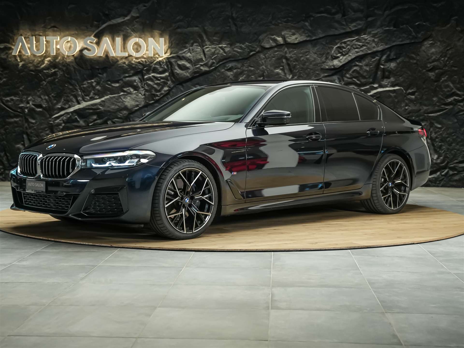 BMW 530i xDrive M Sport Steptronic *20" Felgen*Head-Up*Leder*-showroom-element-1