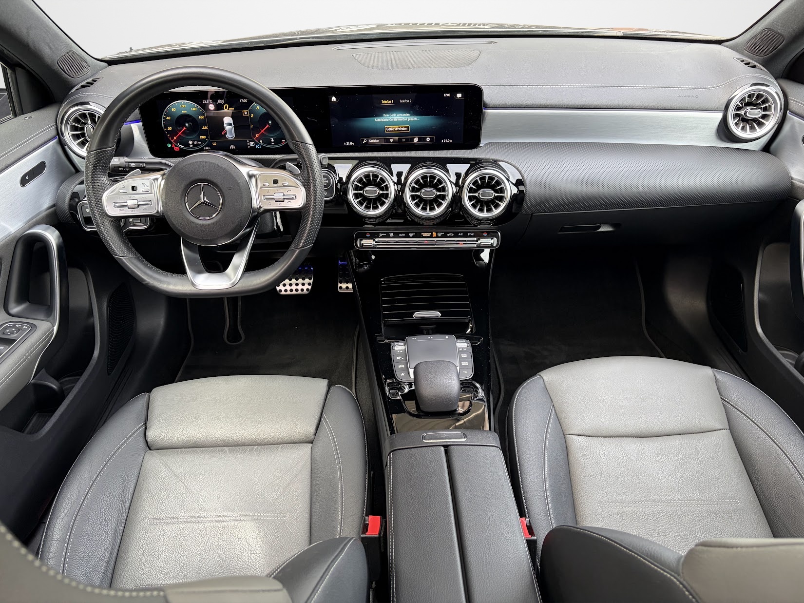 MERCEDES-BENZ A 200 4Matic AMG Line 8G-DCT-image-9