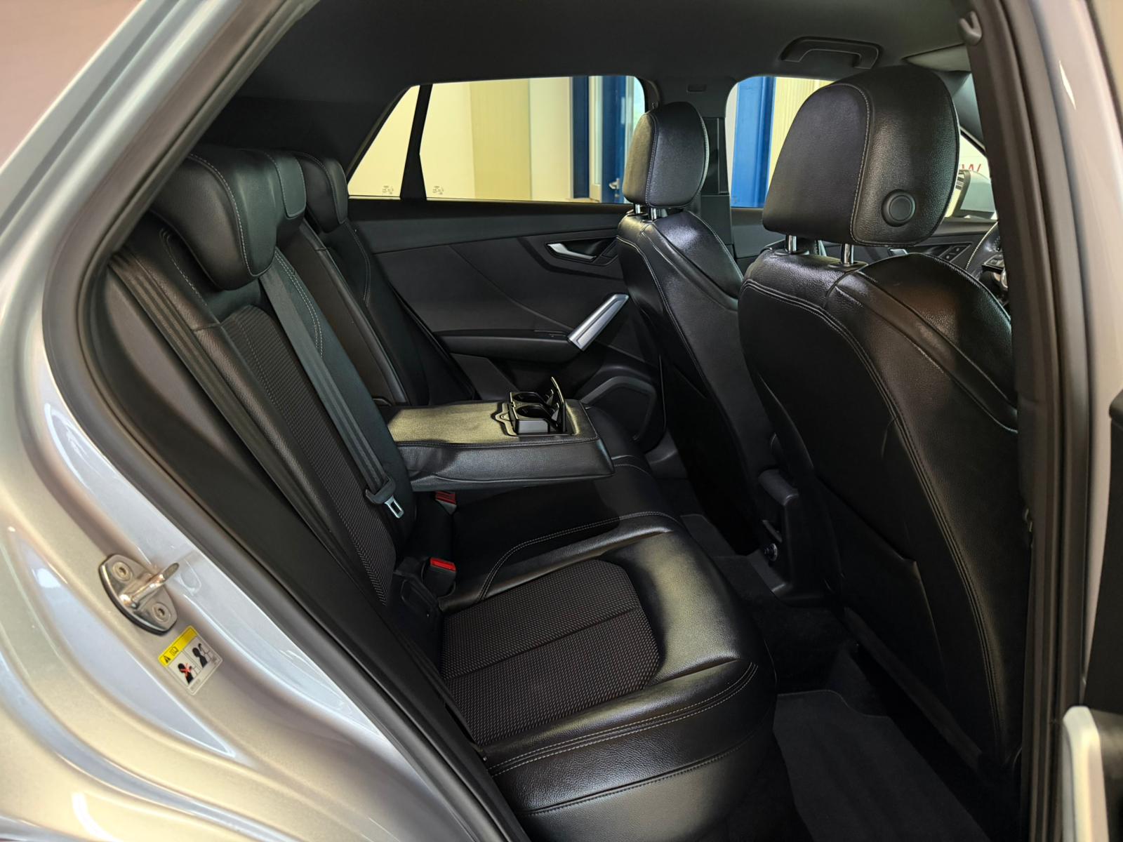 AUDI Q2 2.0 TFSI design quattro S-tronic-image-21