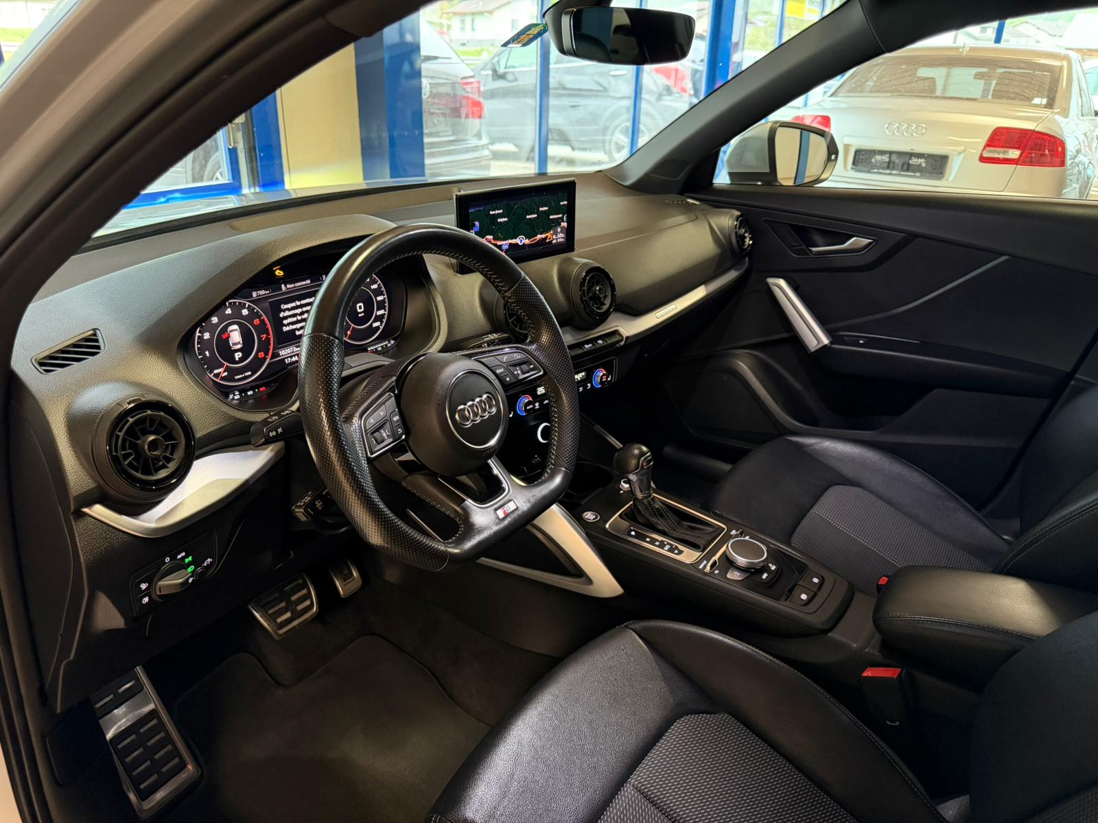 AUDI Q2 2.0 TFSI design quattro S-tronic-image-14