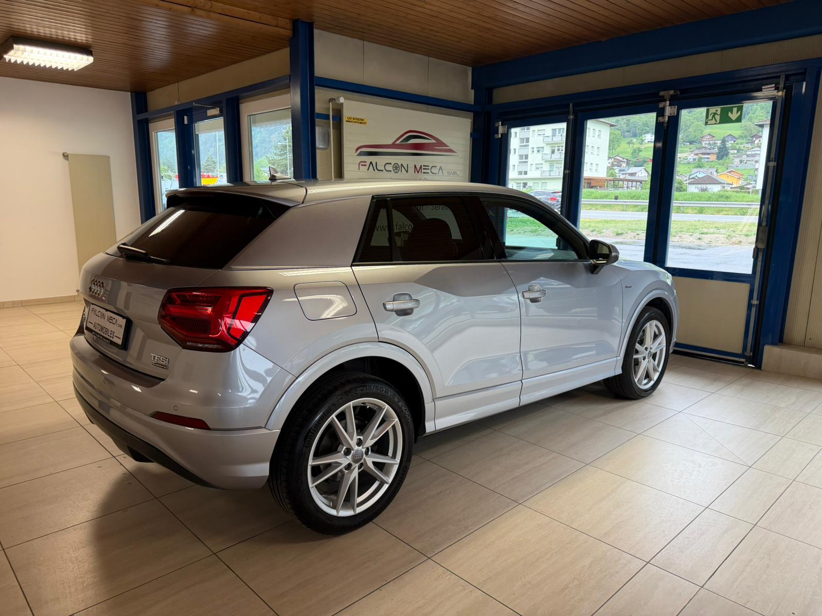 AUDI Q2 2.0 TFSI design quattro S-tronic-image-12