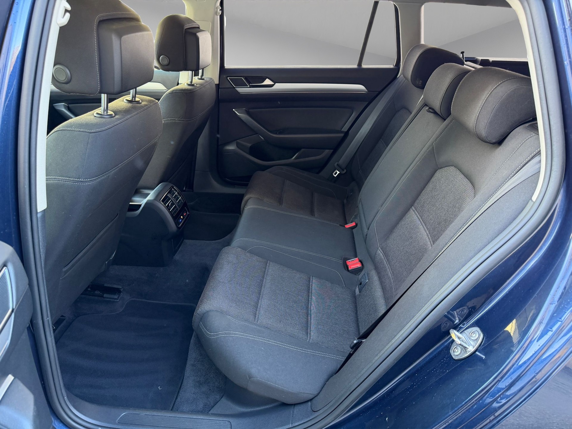 VW Passat Variant 2.0 TDI BMT Comfortline DSG-image-13