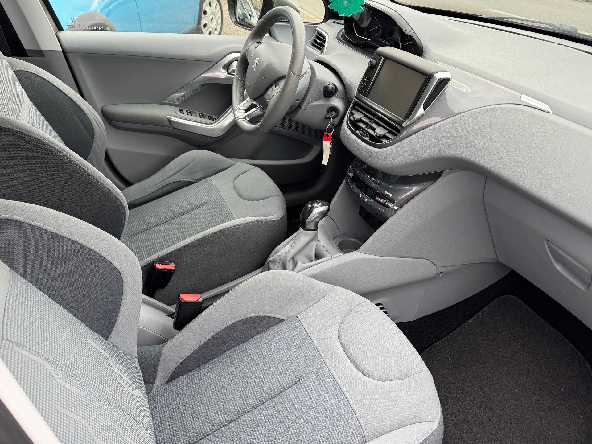 PEUGEOT 208 1.2 VTI Active-image-7