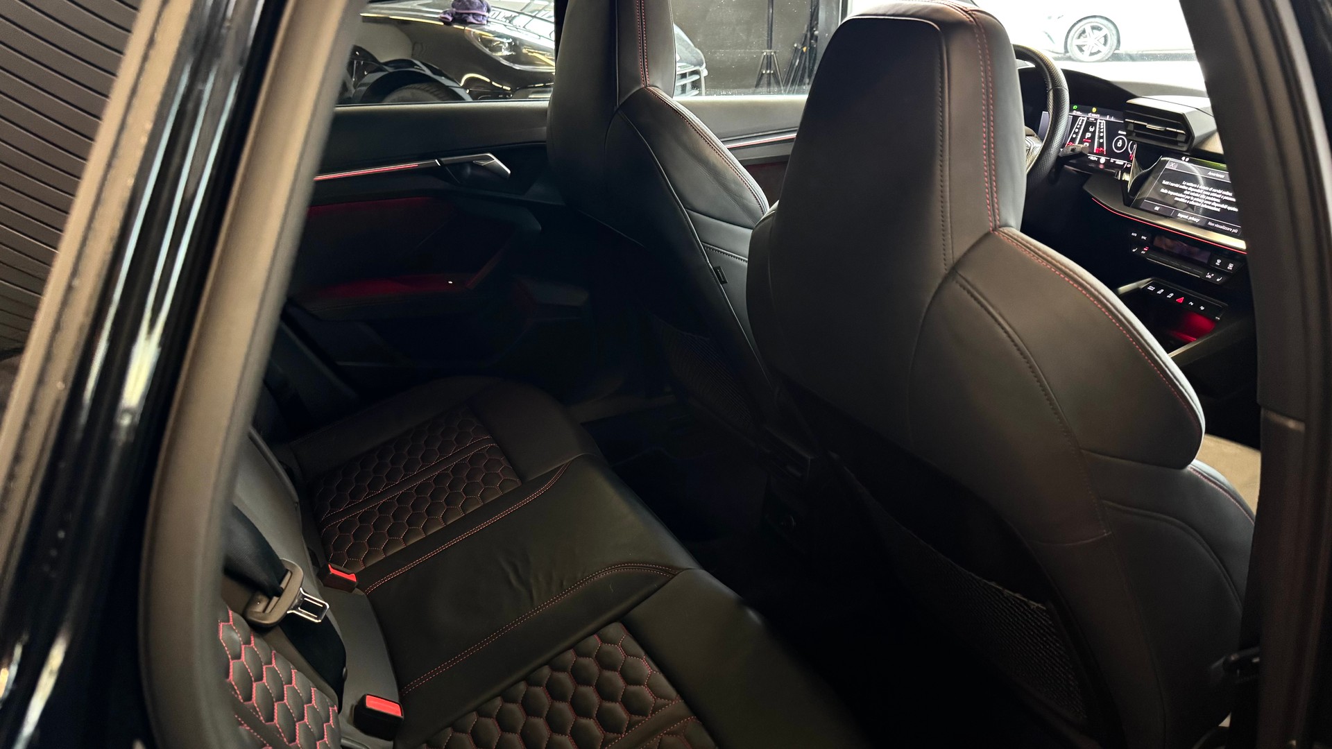 AUDI RS3 Sportback 2.5 TSI quattro S-tronic-image-15