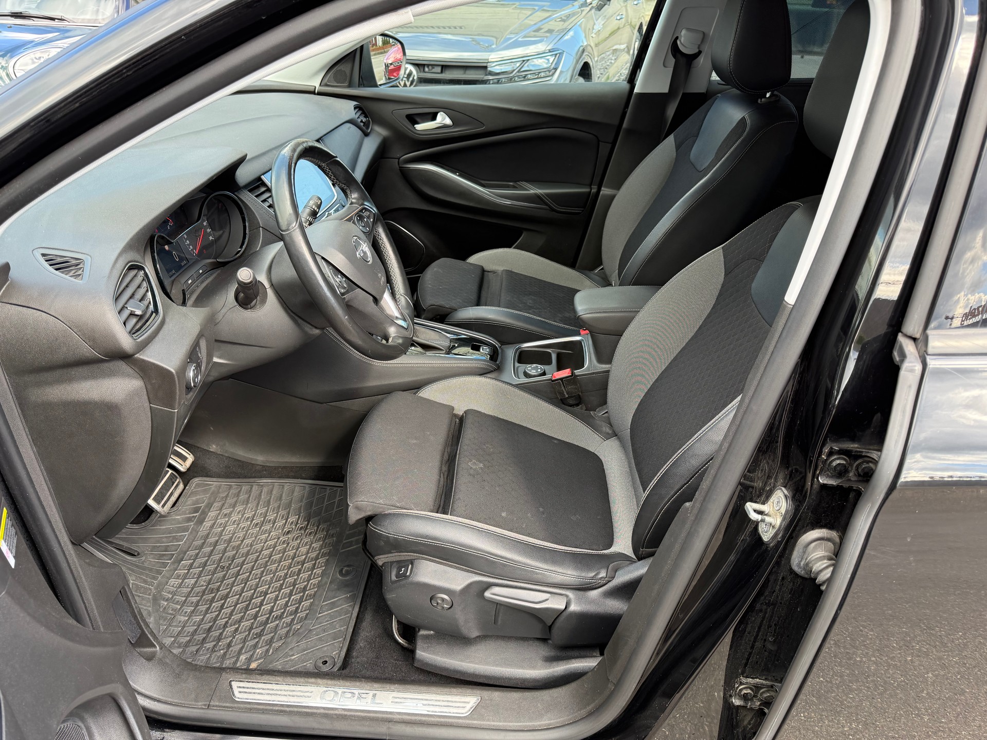 OPEL Grandland X 1.2i TP Ultimate Automatik-image-8