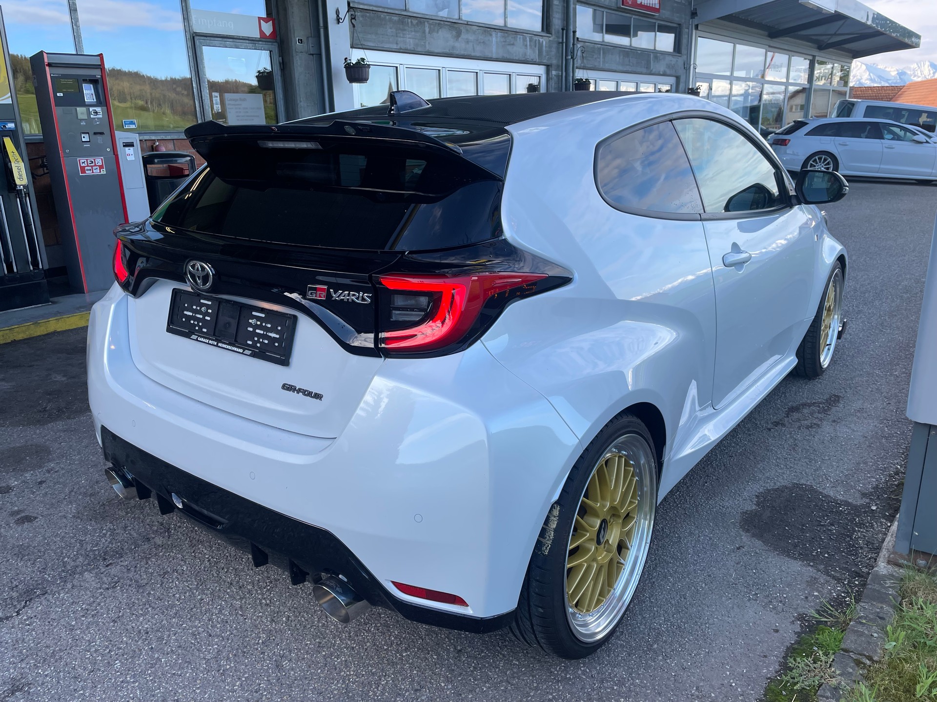 TOYOTA Yaris 1.6 GR Sport-image-2