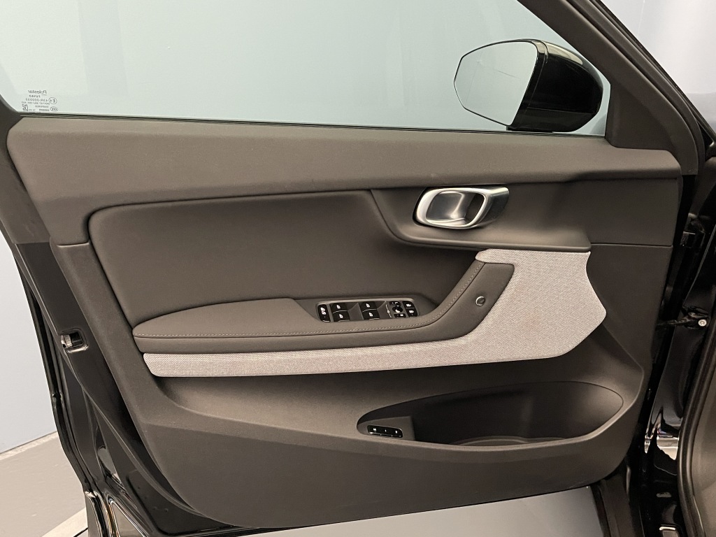 POLESTAR 2 Standard Range Single Motor-image-8