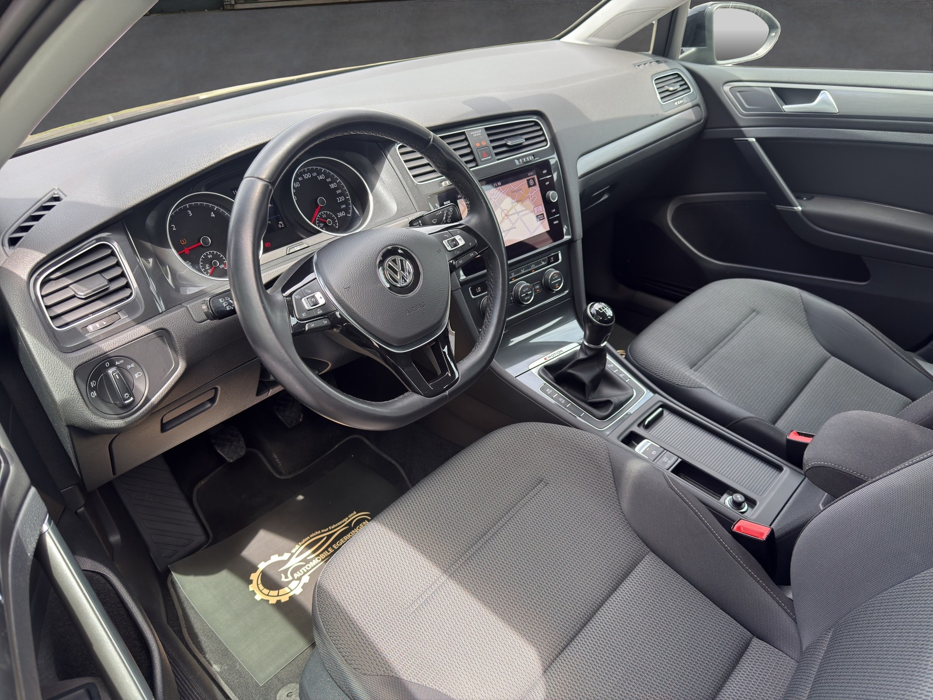 VW Golf 2.0 TDI Comfortline Swiss Line Limited 4M-image-8