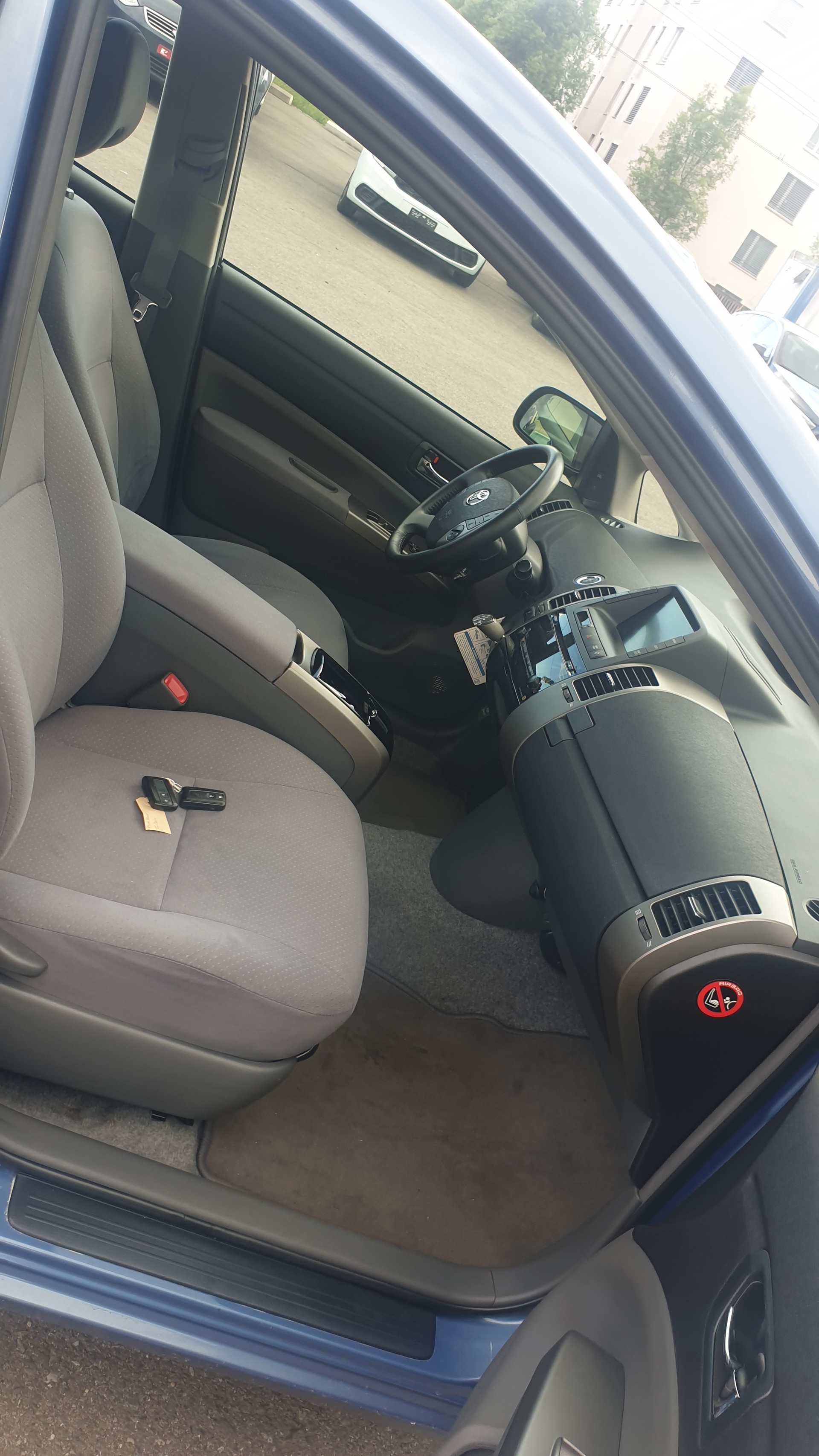 TOYOTA Prius 1.5 16V Hybrid-image-13
