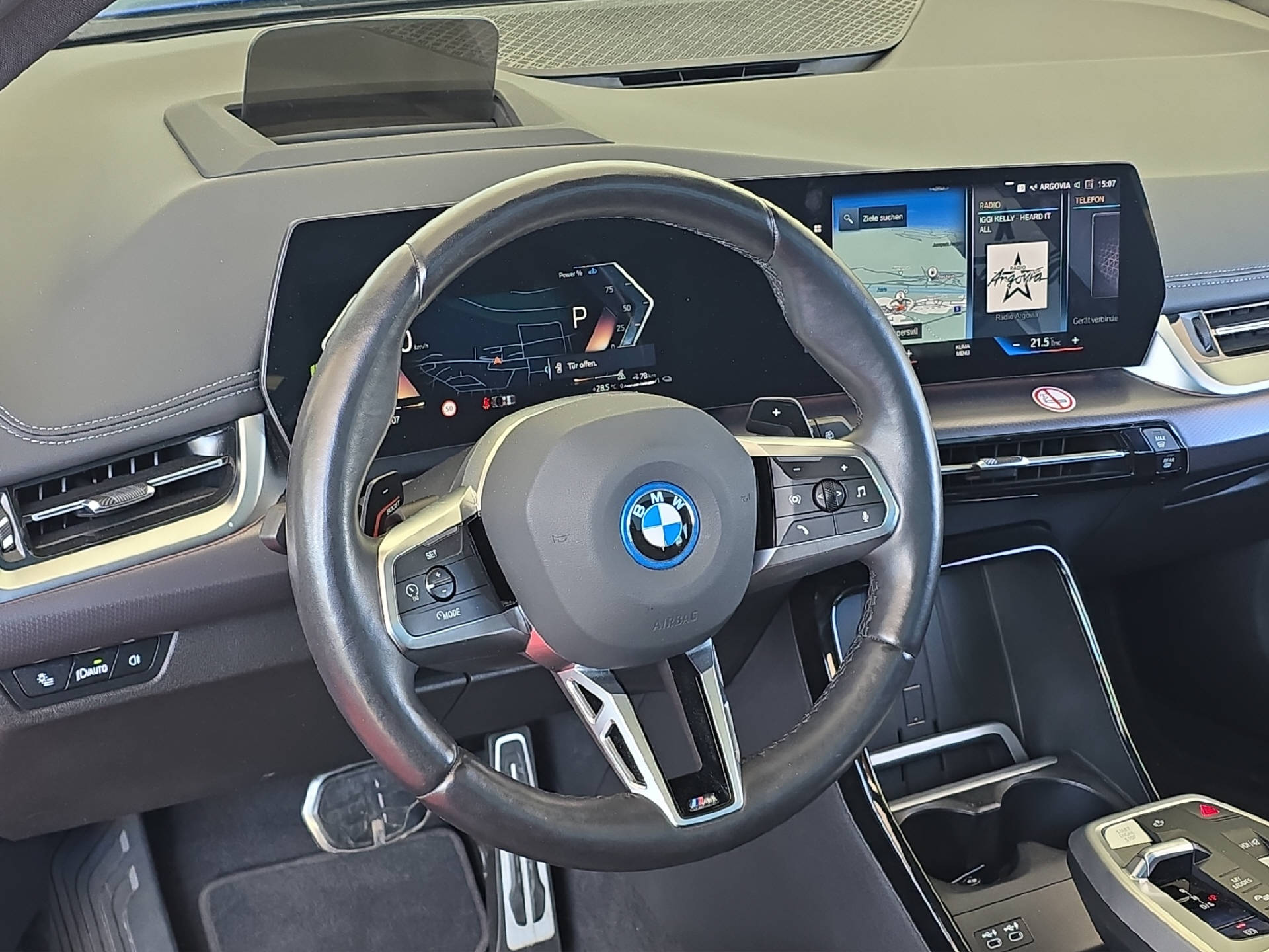 BMW 230e xDrive Active Tourer M Sport ** 24 Monate GARANTIE // 1'400 kg Anhängelast **-image-14