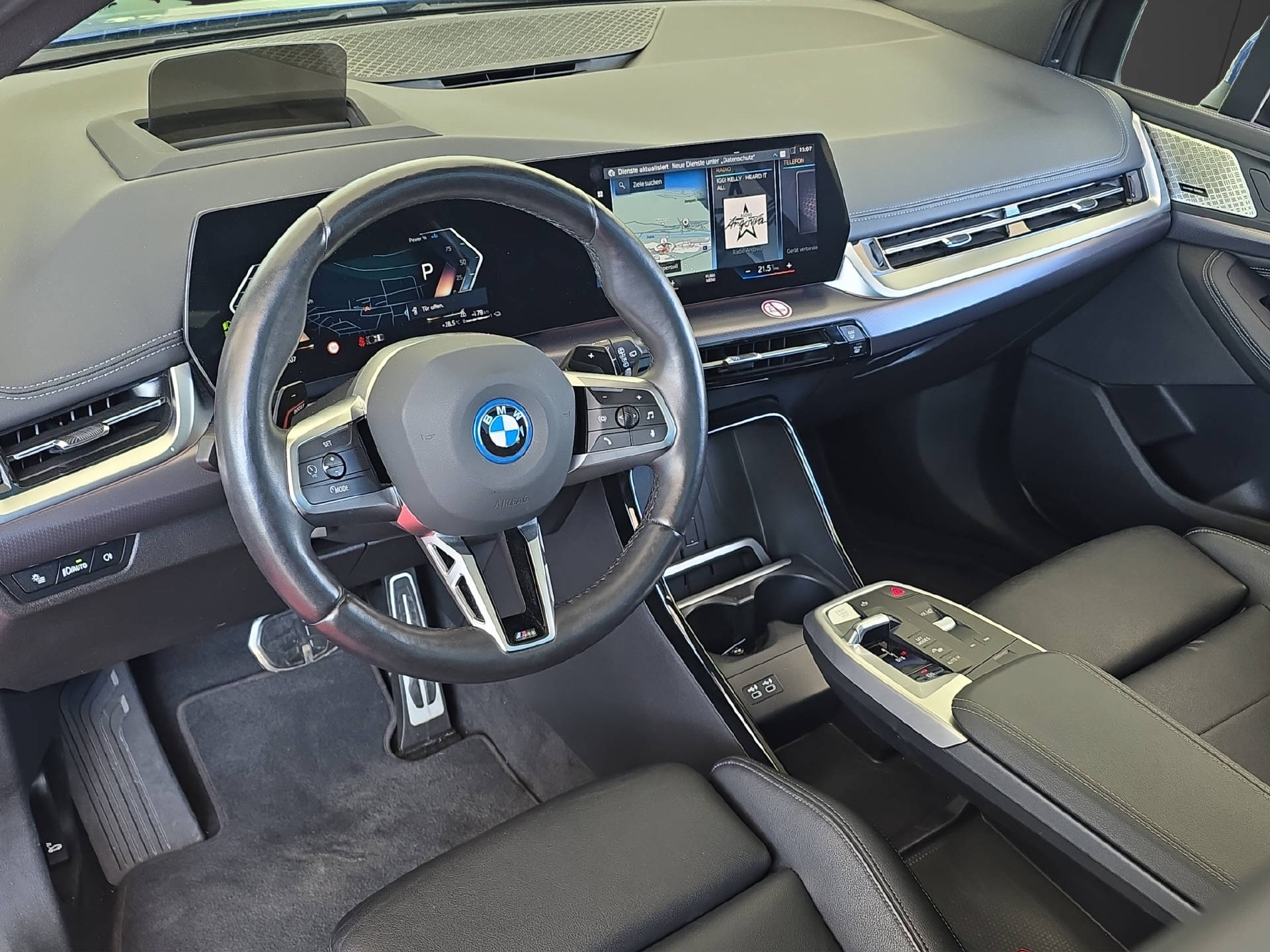 BMW 230e xDrive Active Tourer M Sport ** 24 Monate GARANTIE // 1'400 kg Anhängelast **-image-6