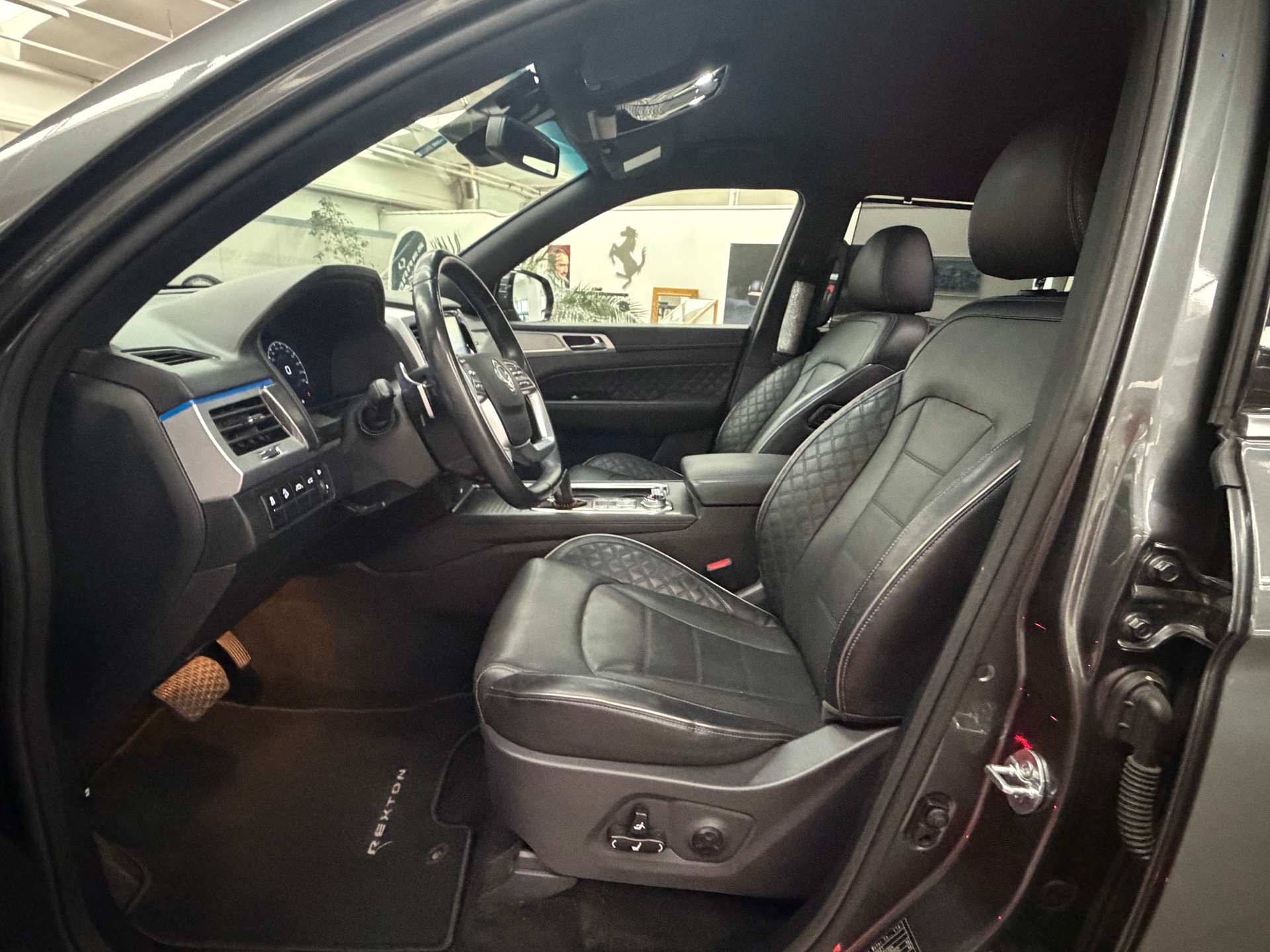 KGM-SsangYong Rexton 2.2 CRDi 7 Pl. Sapphire 4WD AT-image-7