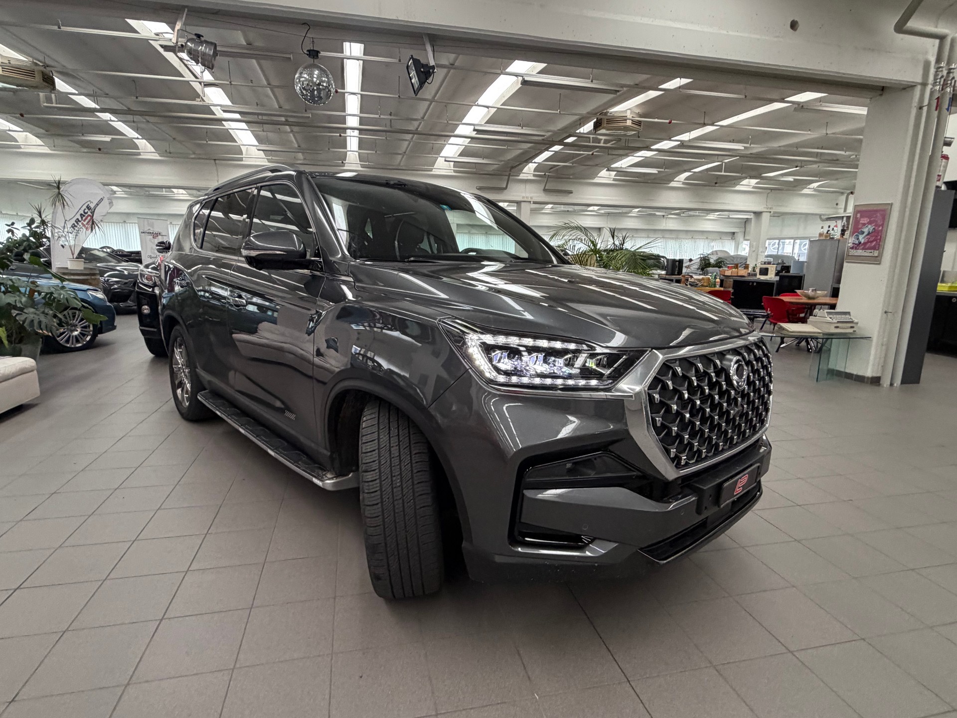 KGM-SsangYong Rexton 2.2 CRDi 7 Pl. Sapphire 4WD AT-image-1