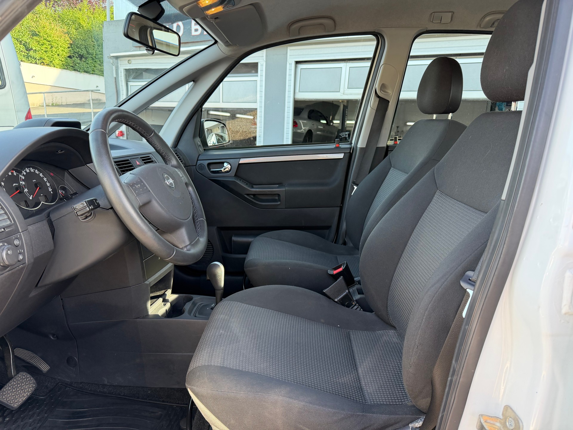OPEL Meriva 1.6i-16 TP Edition Easytronic-image-4