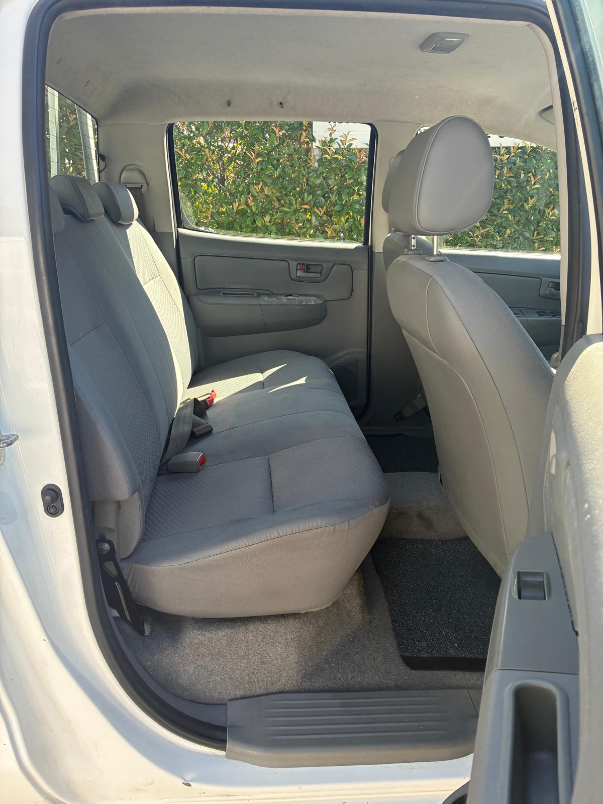 TOYOTA Hilux 4x4 DoubleCab LineaLuna-image-11