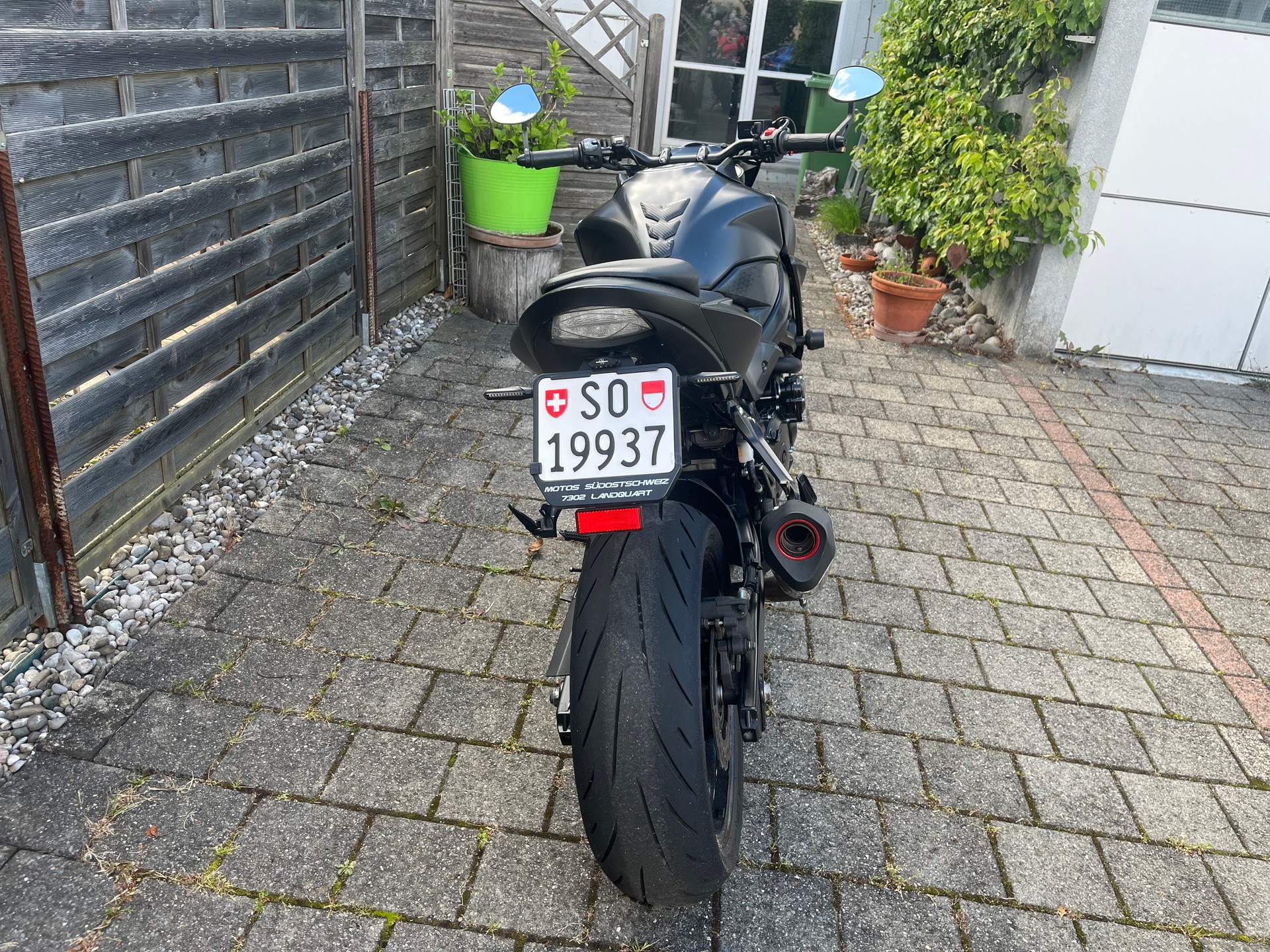 SUZUKI GSX-S 750-image-2