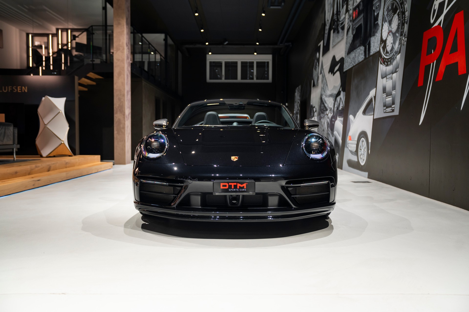 PORSCHE 911 Carrera 4 GTS Cabriolet PDK-showroom-element-1