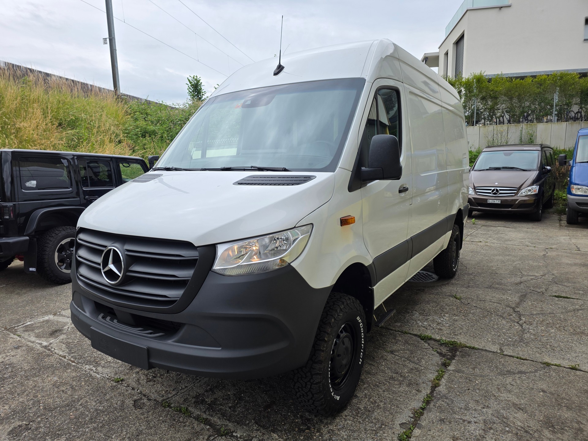 MERCEDES-BENZ 319 CDI 4X4-image-2