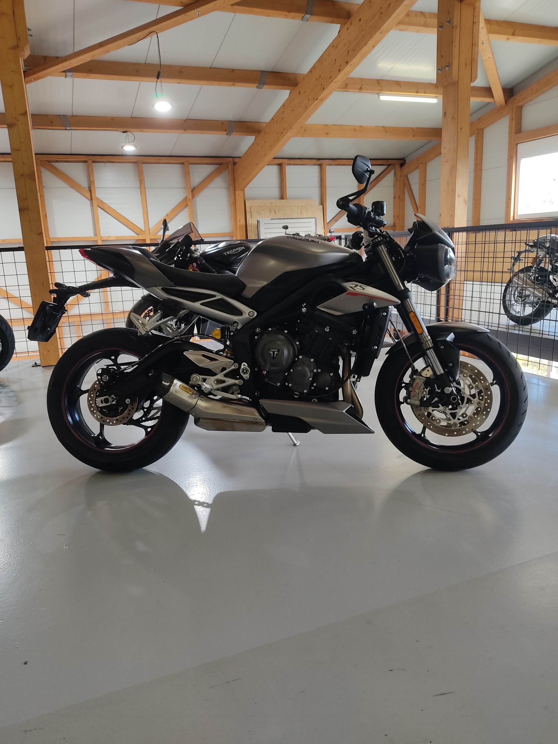 TRIUMPH Street Triple RS 765 ABS-image-1