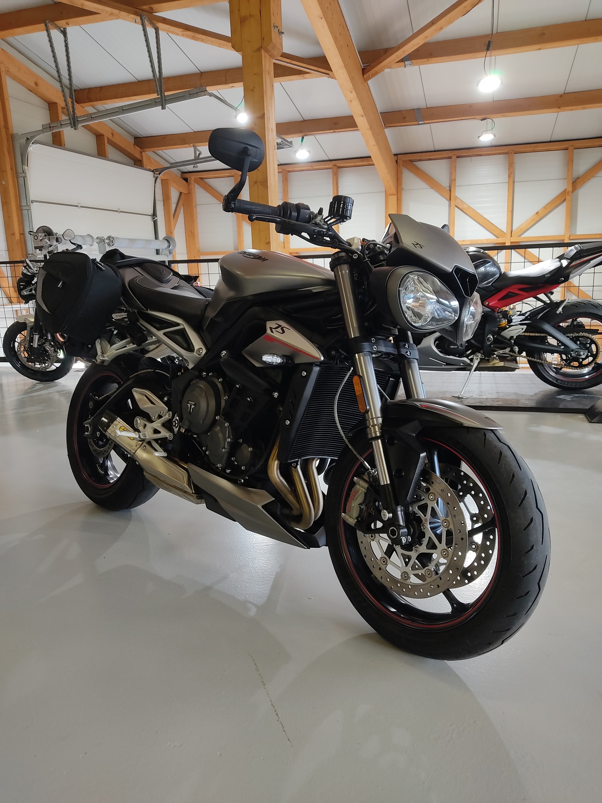TRIUMPH Street Triple RS 765 ABS-image-4