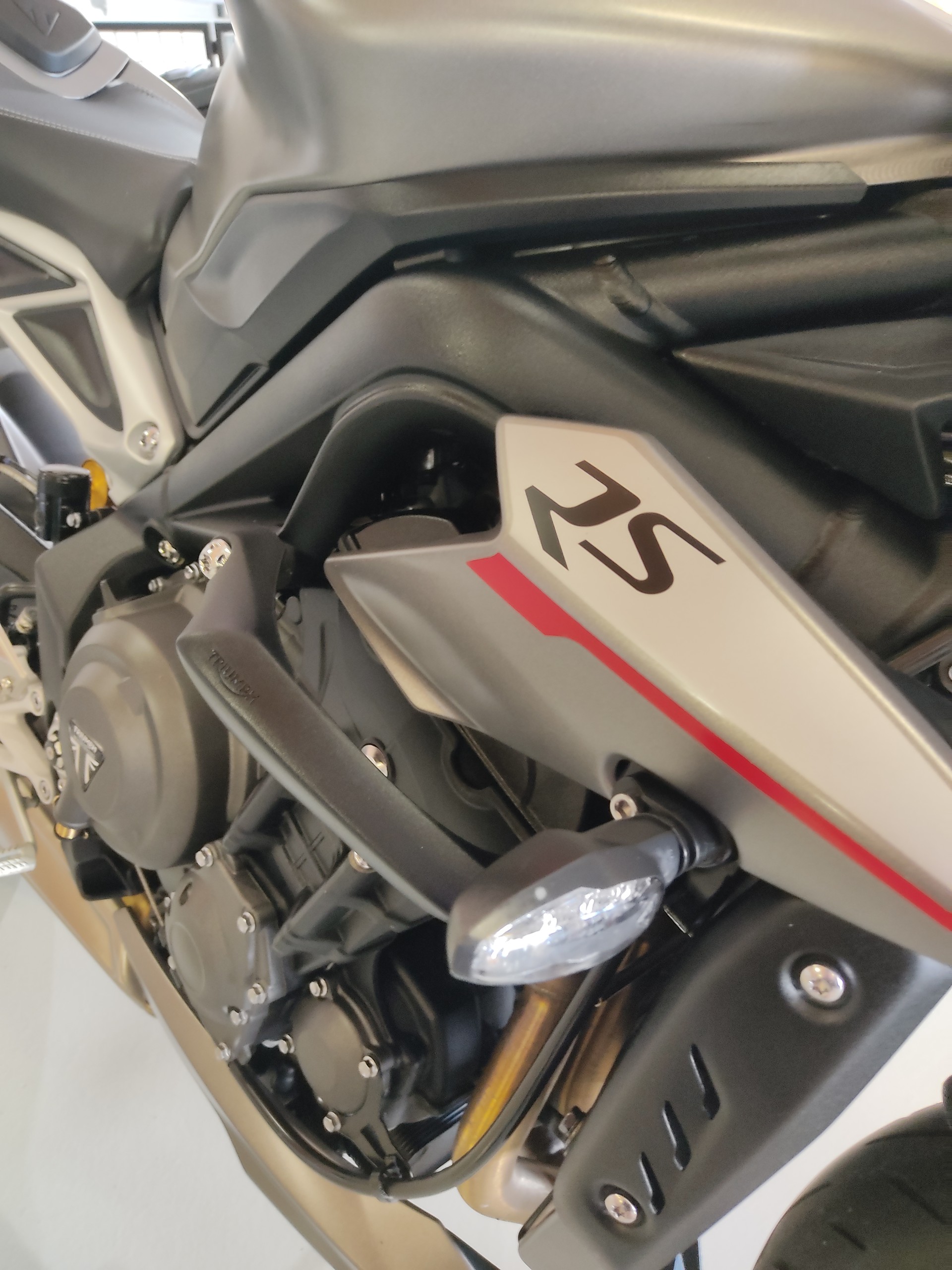 TRIUMPH Street Triple RS 765 ABS-image-7